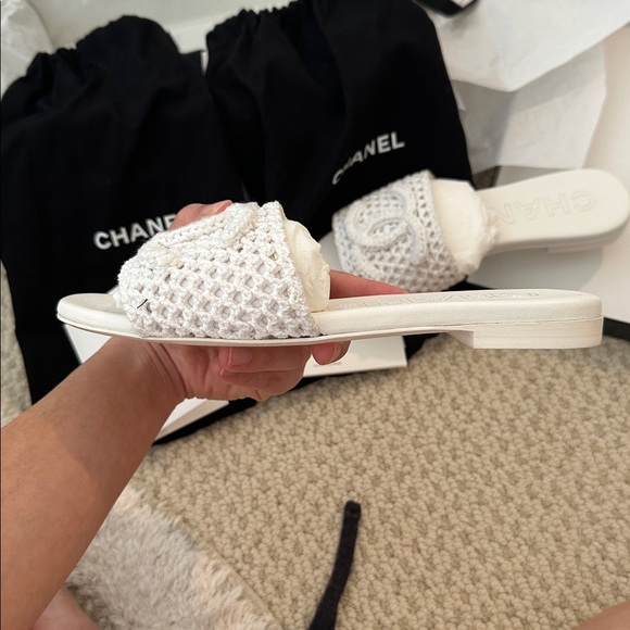 CHANEL White Slides - Picture 11 of 13